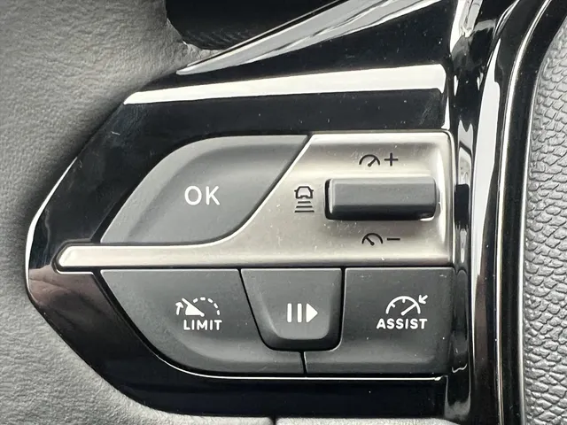 
Peugeot 308 1.2 Puretech 130pk Active Pack Business | Navigatie | Parkeersensoren | Stoelverwarming | Climate Control | vol									