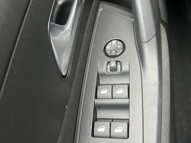 
Peugeot 308 1.2 Puretech 130pk Active Pack Business | Navigatie | Parkeersensoren | Stoelverwarming | Climate Control | vol									