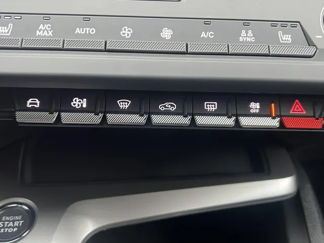 
Peugeot 308 1.2 Puretech 130pk Active Pack Business | Navigatie | Parkeersensoren | Stoelverwarming | Climate Control | vol									