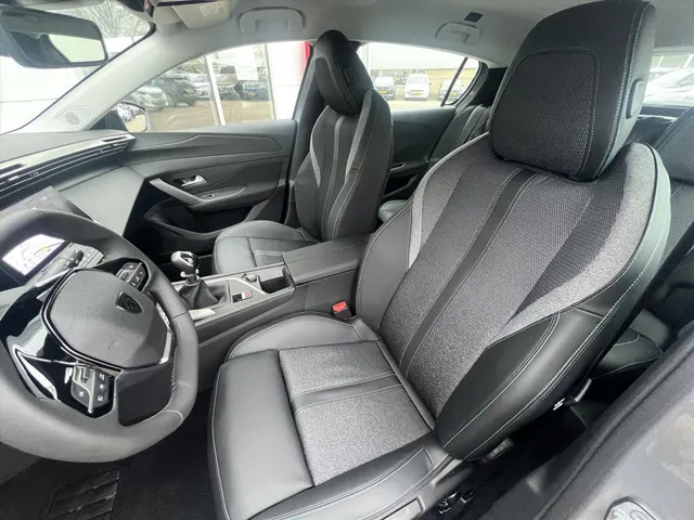 
Peugeot 308 1.2 Puretech 130pk Active Pack Business | Navigatie | Parkeersensoren | Stoelverwarming | Climate Control | vol									