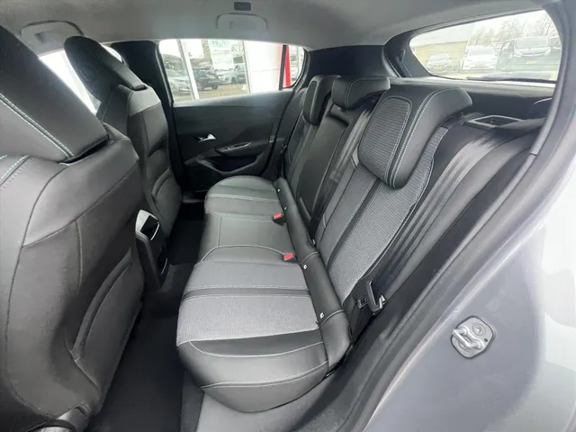 
Peugeot 308 1.2 Puretech 130pk Active Pack Business | Navigatie | Parkeersensoren | Stoelverwarming | Climate Control | vol									