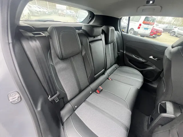 
Peugeot 308 1.2 Puretech 130pk Active Pack Business | Navigatie | Parkeersensoren | Stoelverwarming | Climate Control | vol									