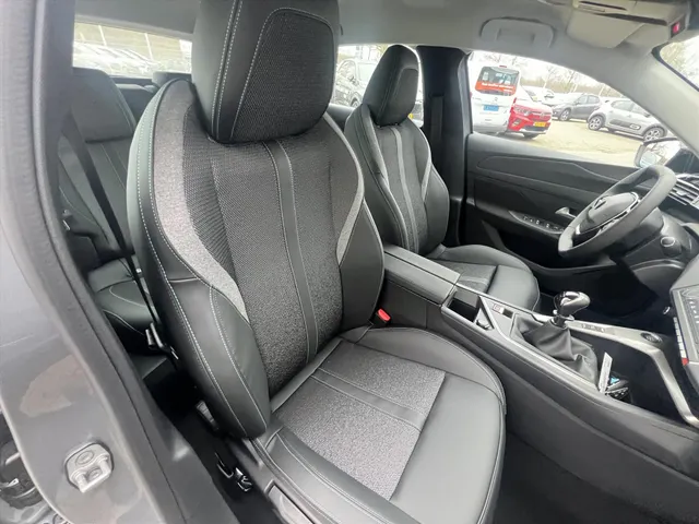 
Peugeot 308 1.2 Puretech 130pk Active Pack Business | Navigatie | Parkeersensoren | Stoelverwarming | Climate Control | vol									