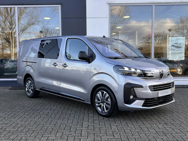 
Peugeot Expert Dubbel Cabine 2.0 BlueHDi 145pk Automaat 6-zits | BPM VRIJ | Navigatie | Camera | Houten laadruimte afwerking | Trekhaak | 2 schuifdeuren | Full LED vol									