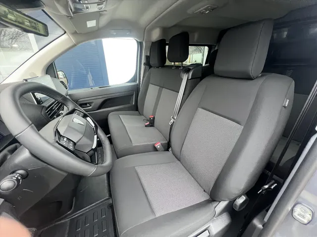 
Peugeot Expert Dubbel Cabine 2.0 BlueHDi 145pk Automaat 6-zits | BPM VRIJ | Navigatie | Camera | Houten laadruimte afwerking | Trekhaak | 2 schuifdeuren | Full LED vol									