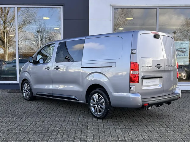 
Peugeot Expert Dubbel Cabine 2.0 BlueHDi 145pk Automaat 6-zits | BPM VRIJ | Navigatie | Camera | Houten laadruimte afwerking | Trekhaak | 2 schuifdeuren | Full LED vol									