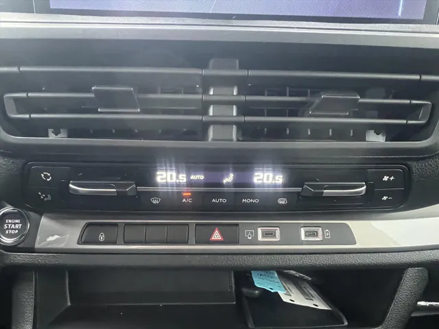 
Peugeot Expert Dubbel Cabine 2.0 BlueHDi 145pk Automaat 6-zits | BPM VRIJ | Navigatie | Camera | Houten laadruimte afwerking | Trekhaak | 2 schuifdeuren | Full LED vol									