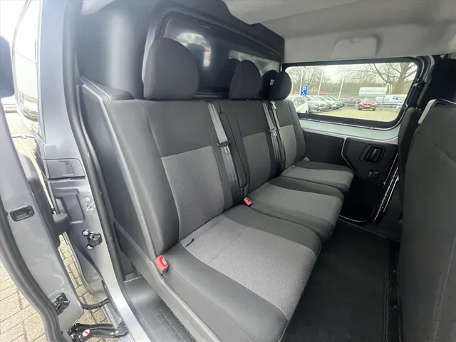 
Peugeot Expert Dubbel Cabine 2.0 BlueHDi 145pk Automaat 6-zits | BPM VRIJ | Navigatie | Camera | Houten laadruimte afwerking | Trekhaak | 2 schuifdeuren | Full LED vol									