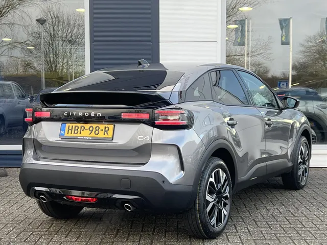 
								Citroën C4 1.2 Hybrid 136pk e-DCS6 Max | Stoelverwarming | Camera | parkeersensoren | Navigatie | vol									