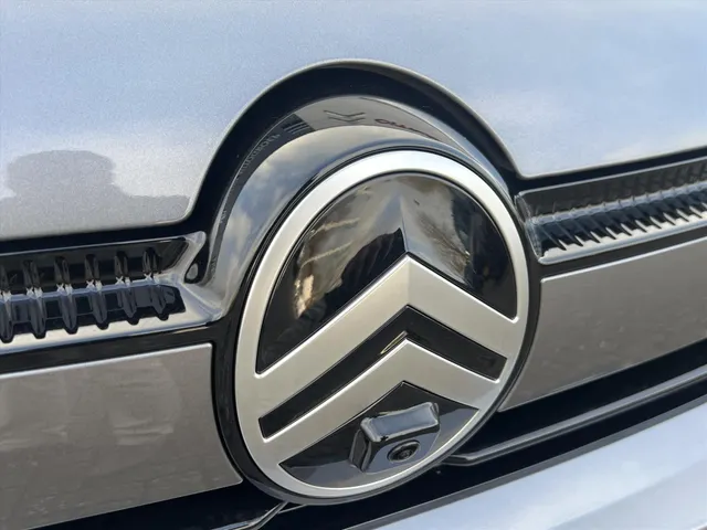 
								Citroën C4 1.2 Hybrid 136pk e-DCS6 Max | Stoelverwarming | Camera | parkeersensoren | Navigatie | vol									