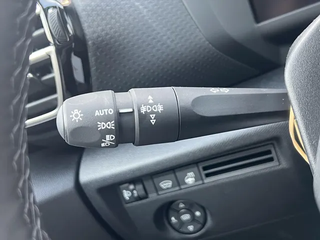 
								Citroën C4 1.2 Hybrid 136pk e-DCS6 Max | Stoelverwarming | Camera | parkeersensoren | Navigatie | vol									