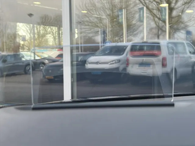 
								Citroën C4 1.2 Hybrid 136pk e-DCS6 Max | Stoelverwarming | Camera | parkeersensoren | Navigatie | vol									