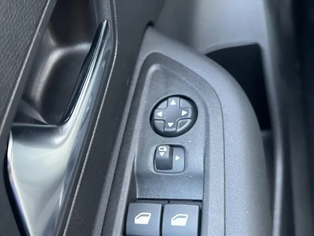 
								Citroën C4 1.2 Hybrid 136pk e-DCS6 Max | Stoelverwarming | Camera | parkeersensoren | Navigatie | vol									