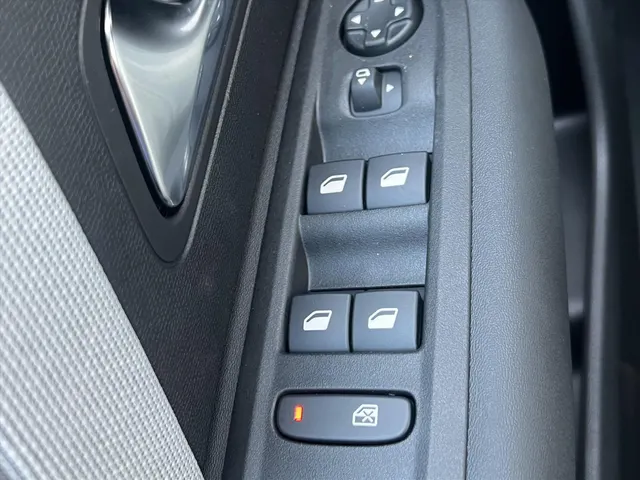 
								Citroën C4 1.2 Hybrid 136pk e-DCS6 Max | Stoelverwarming | Camera | parkeersensoren | Navigatie | vol									