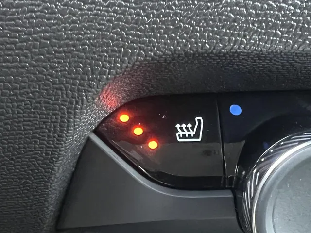 
								Citroën C4 1.2 Hybrid 136pk e-DCS6 Max | Stoelverwarming | Camera | parkeersensoren | Navigatie | vol									