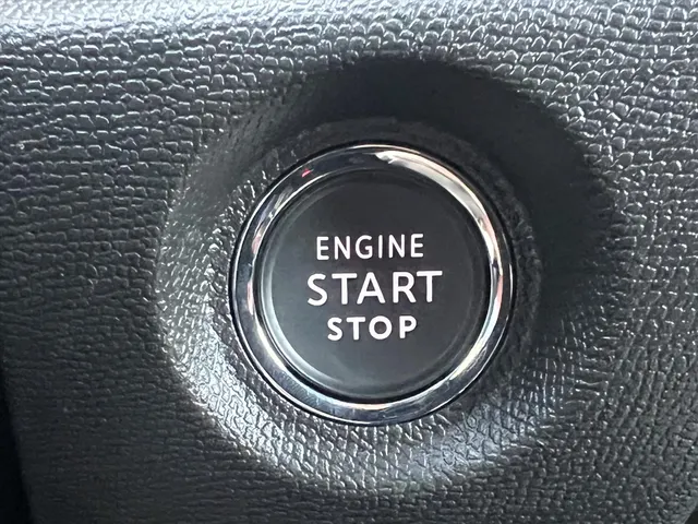 
								Citroën C4 1.2 Hybrid 136pk e-DCS6 Max | Stoelverwarming | Camera | parkeersensoren | Navigatie | vol									