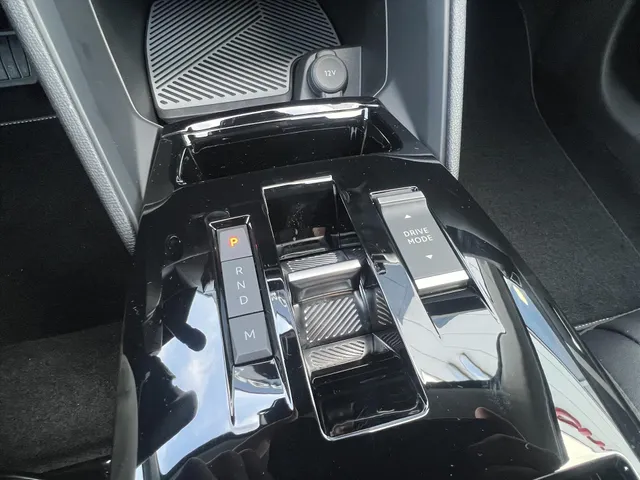 
								Citroën C4 1.2 Hybrid 136pk e-DCS6 Max | Stoelverwarming | Camera | parkeersensoren | Navigatie | vol									