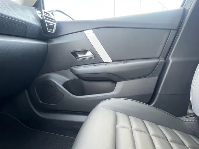 
								Citroën C4 1.2 Hybrid 136pk e-DCS6 Max | Stoelverwarming | Camera | parkeersensoren | Navigatie | vol									