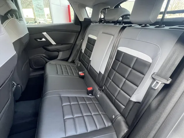 
								Citroën C4 1.2 Hybrid 136pk e-DCS6 Max | Stoelverwarming | Camera | parkeersensoren | Navigatie | vol									