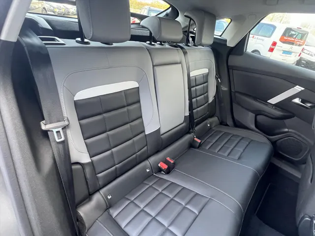 
								Citroën C4 1.2 Hybrid 136pk e-DCS6 Max | Stoelverwarming | Camera | parkeersensoren | Navigatie | vol									