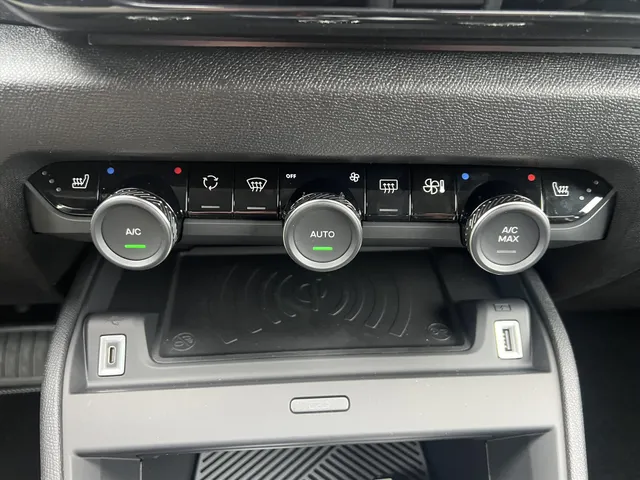 
Citroën ë-C4 EV 54kWh 156pk Max | Navigatie | Camera | Parkeersensoren | Stoelverwarming | vol									