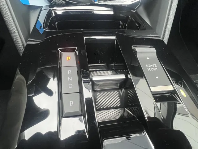 
Citroën ë-C4 EV 54kWh 156pk Max | Navigatie | Camera | Parkeersensoren | Stoelverwarming | vol									