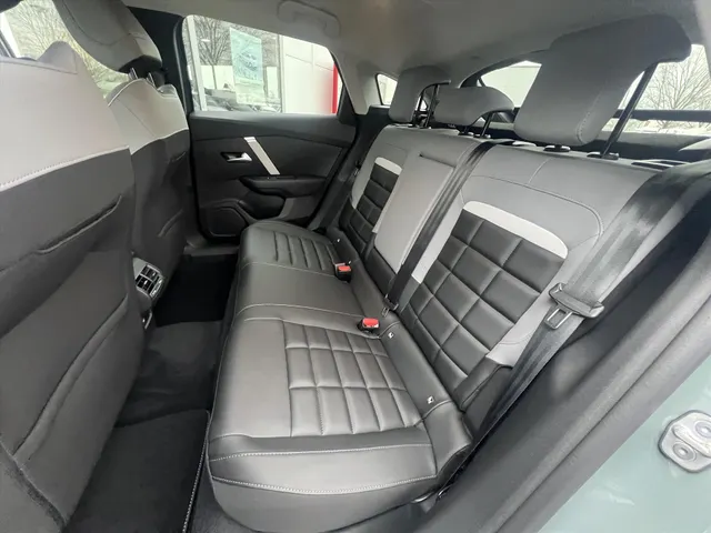 
Citroën ë-C4 EV 54kWh 156pk Max | Navigatie | Camera | Parkeersensoren | Stoelverwarming | vol									