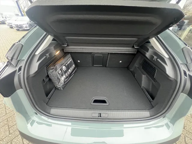 
Citroën ë-C4 EV 54kWh 156pk Max | Navigatie | Camera | Parkeersensoren | Stoelverwarming | vol									