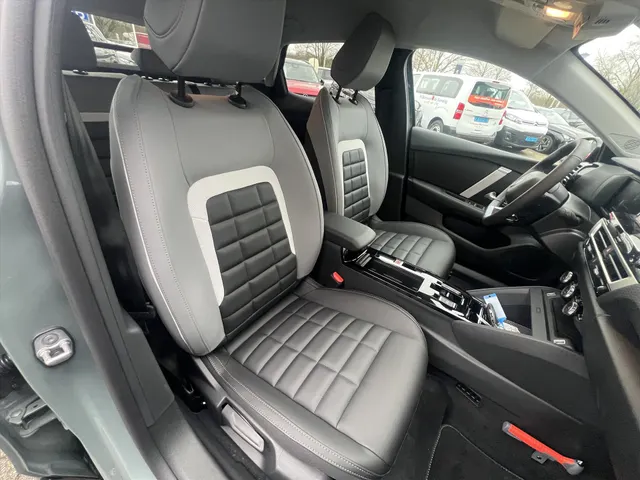 
Citroën ë-C4 EV 54kWh 156pk Max | Navigatie | Camera | Parkeersensoren | Stoelverwarming | vol									