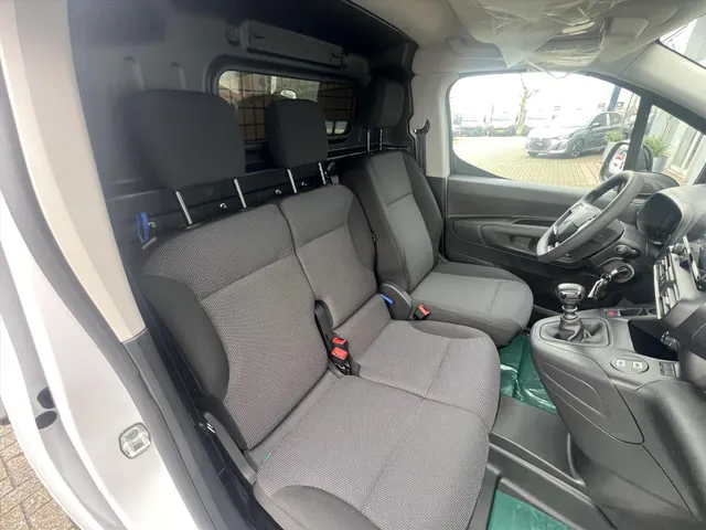 
								Citroën Berlingo Van GB 1.5 BlueHDi 100pk L1 3-zits | Navigatie | Houten vloer + wand afwerking | Cruise control | Apple Carplay & Android Auto | Parkeercamera en sensoren vol									