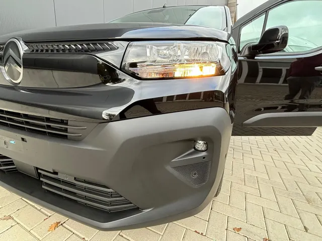 
Citroën Berlingo Van GB 1.5 BlueHDi 100pk Long 3-zits | Navigatie | Parkeer camera | Cruise control | Houten vloer en wanden in laadruimte | Apple Carplay & Android Auto vol									