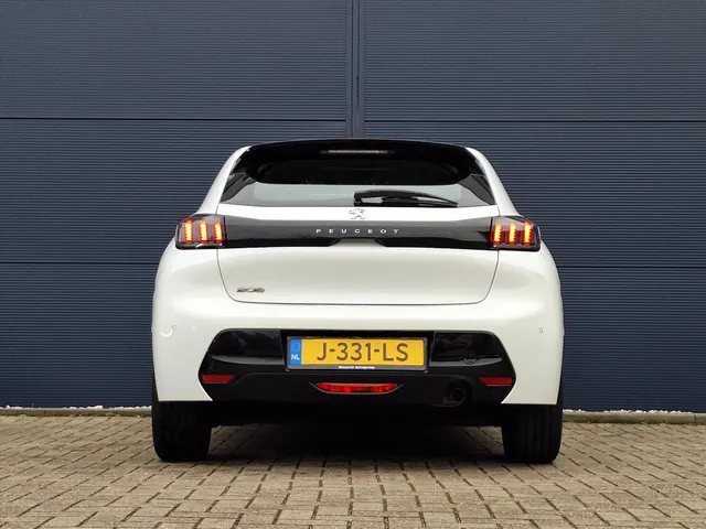 
								Peugeot 208 1.2 100pk Allure Navigatie | Camera | Keyless start vol									