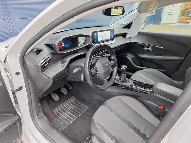 
								Peugeot 208 1.2 100pk Allure Navigatie | Camera | Keyless start vol									