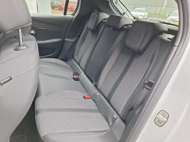 
								Peugeot 208 1.2 100pk Allure Navigatie | Camera | Keyless start vol									