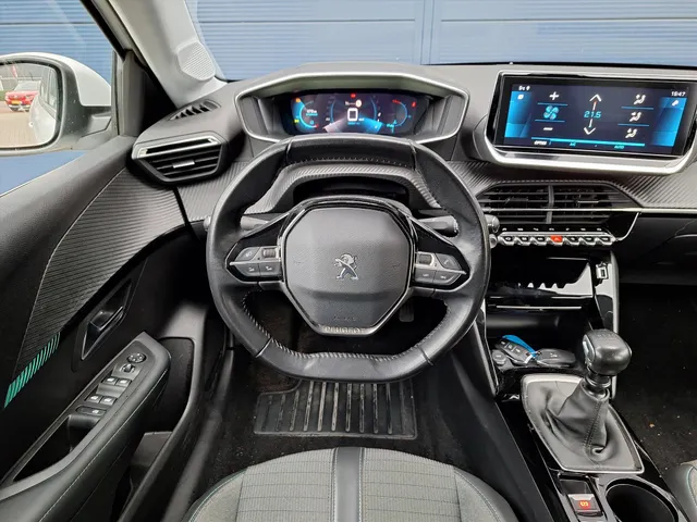 
								Peugeot 208 1.2 100pk Allure Navigatie | Camera | Keyless start vol									