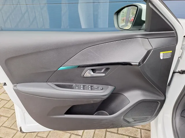 
								Peugeot 208 1.2 100pk Allure Navigatie | Camera | Keyless start vol									