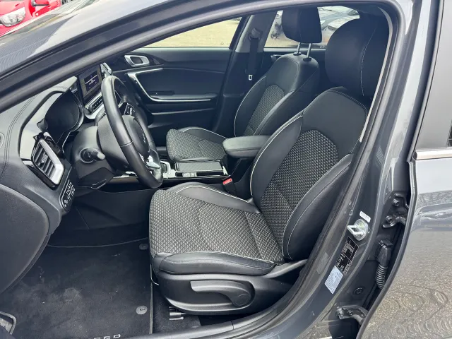 
								Kia XCeed 1.6 GDi PHEV 141pk DCT6 DynamicPlusLine | Stoel/Stuurwielverwarming | Navigatie | Climate Control | vol									