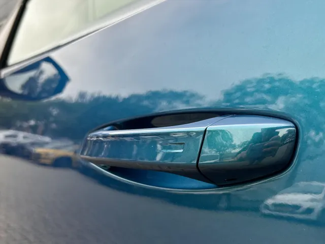 
Peugeot e-5008 New | GT | Navigatie | Apple Carplay en Androidauto | Stoelverwarming | 7 persoons uitvoering | Airco | Alcantara stoelen | vol									