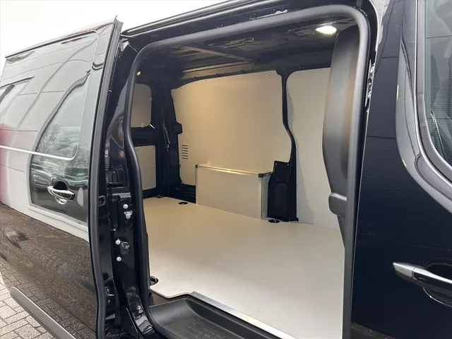 
Citroën Jumpy GB 2.0 BlueHDi 145pk S&S L3 Handgeschakeld | Airco | Navigatie | Parkeercamera | Hout afwerking laadruimte | vol									