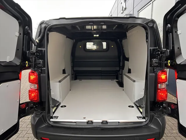 
Citroën Jumpy GB 2.0 BlueHDi 145pk S&S L3 Handgeschakeld | Airco | Navigatie | Parkeercamera | Hout afwerking laadruimte | vol									