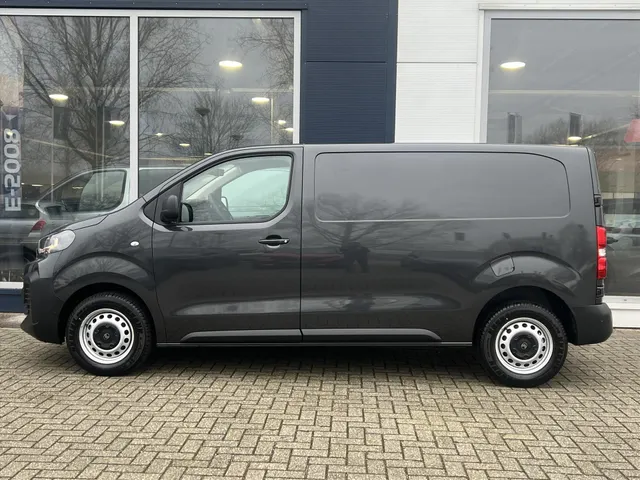 
								Citroën Jumpy GB 2.0 BlueHDi 145pk L2 3-zits | BPM-vrij | Navigatie | Airconditioning | Trekhaak | Comfort scheidingswand | Reservewiel | Betimmering laadruimte vol									
