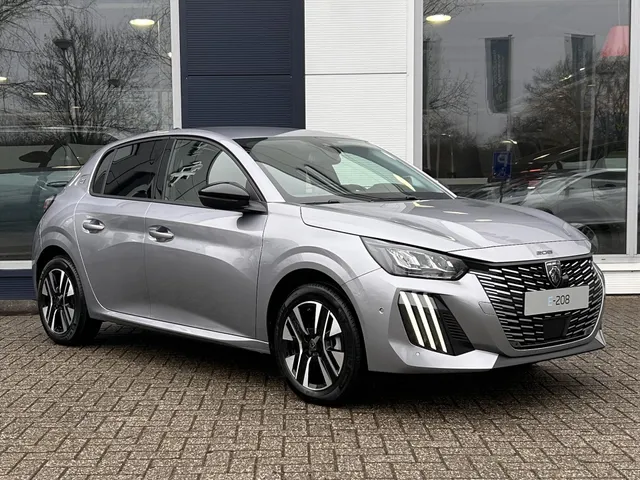 
								Peugeot e-208 EV 51kWh 156pk Allure | Airco | Cruise control | 360 Camera | Apple carplay | Navigatie | Grote Accu| Warmte pomp | vol									