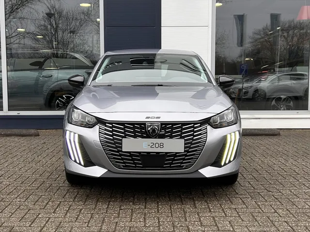 
								Peugeot e-208 EV 51kWh 156pk Allure | Airco | Cruise control | 360 Camera | Apple carplay | Navigatie | Grote Accu| Warmte pomp | vol									