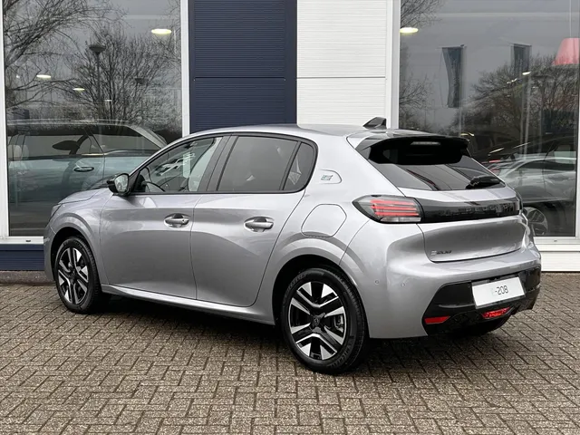 
								Peugeot e-208 EV 51kWh 156pk Allure | Airco | Cruise control | 360 Camera | Apple carplay | Navigatie | Grote Accu| Warmte pomp | vol									
