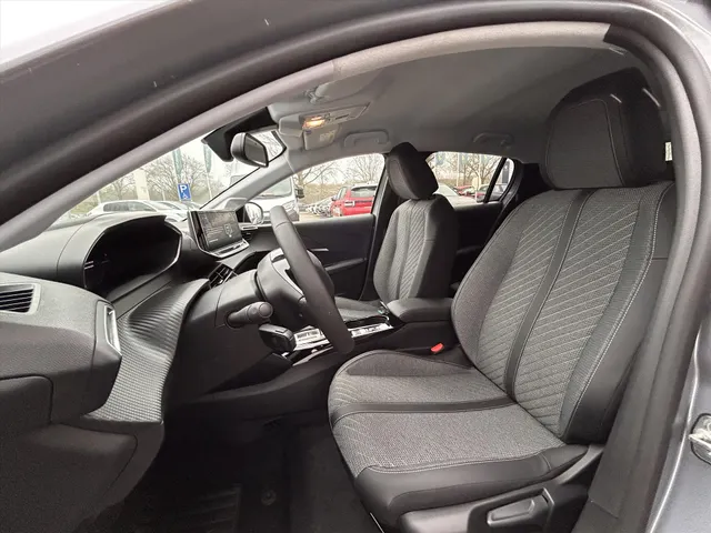 
								Peugeot e-208 EV 51kWh 156pk Allure | Airco | Cruise control | 360 Camera | Apple carplay | Navigatie | Grote Accu| Warmte pomp | vol									