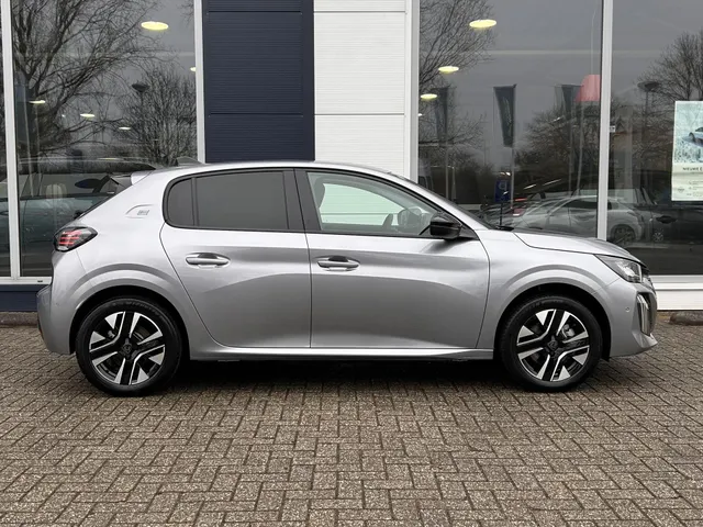 
								Peugeot e-208 EV 51kWh 156pk Allure | Airco | Cruise control | 360 Camera | Apple carplay | Navigatie | Grote Accu| Warmte pomp | vol									