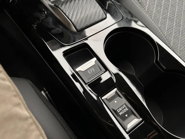 
								Peugeot e-208 EV 51kWh 156pk Allure | Airco | Cruise control | 360 Camera | Apple carplay | Navigatie | Grote Accu| Warmte pomp | vol									