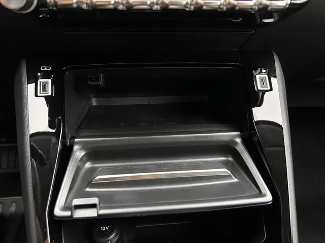 
								Peugeot e-208 EV 51kWh 156pk Allure | Airco | Cruise control | 360 Camera | Apple carplay | Navigatie | Grote Accu| Warmte pomp | vol									