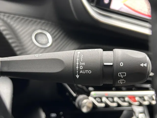 
								Peugeot e-208 EV 51kWh 156pk Allure | Airco | Cruise control | 360 Camera | Apple carplay | Navigatie | Grote Accu| Warmte pomp | vol									