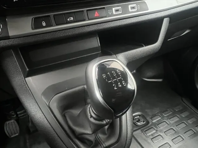 
								Citroën Jumpy GB 2.0 BlueHDi 145pk L2 3-zits | BPM-vrij | Navigatie | Airconditioning | Trekhaak | Comfort scheidingswand | Reservewiel | Betimmering laadruimte vol									